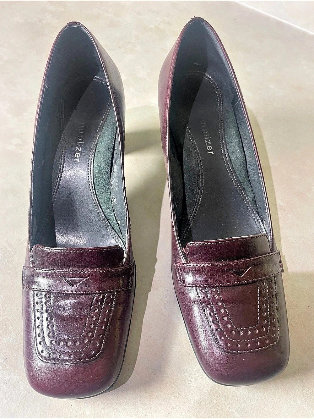 Naturalizer Burgundy Loafer Pumps 6M